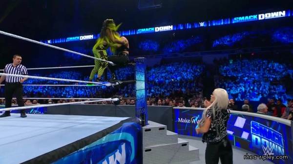Click to view full size image
==============
WWE_Friday_Night_SmackDown_2022_04_15_1080p_HDTV_x264-Star_1530.jpg WWE_Friday_Night_SmackDown_2022_04_15_1080p_HDTV_x264-Star_1530.jpg
