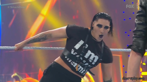 Click to view full size image
==============
WWE_Friday_Night_SmackDown_2022_11_25_1080p_HDTV_x264-NWCHD_609.jpg WWE_Friday_Night_SmackDown_2022_11_25_1080p_HDTV_x264-NWCHD_609.jpg