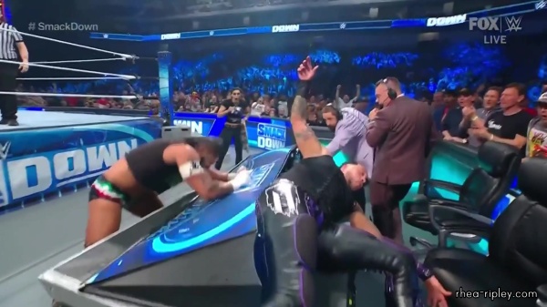 WWE_Friday_Night_SmackDown_2023_04_14_1080p_HDTV_x264-NWCHD_2621.jpg