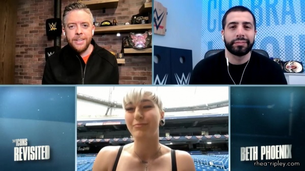 WWE_ICONS_REVISITED_S1___E2__Beth_Phoenix_1215.jpg