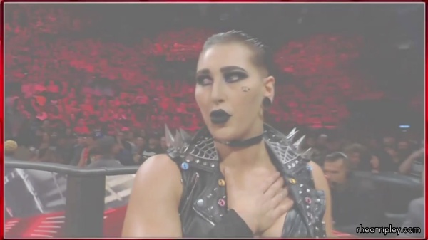 WWE_Monday_Night_RAW_2022_08_22_720p_HDTV_x264-Star_part_1_2444.jpg