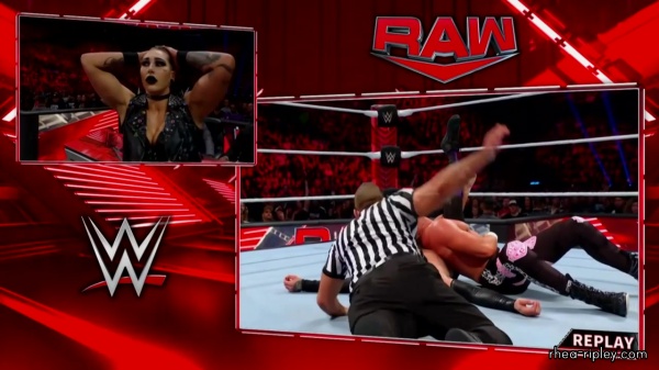 WWE_Monday_Night_RAW_2022_08_22_720p_HDTV_x264-Star_part_1_2631.jpg