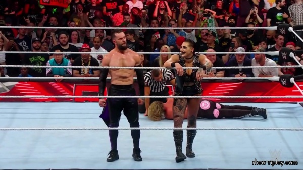 WWE_Monday_Night_RAW_2022_08_22_720p_HDTV_x264-Star_part_1_3266.jpg