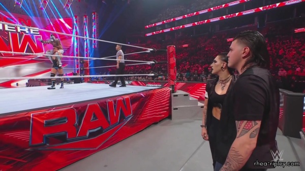 WWE_Monday_Night_RAW_2022_10_10_1080p_HDTV_x264-Star_0281.jpg
