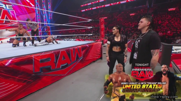 WWE_Monday_Night_RAW_2022_10_10_1080p_HDTV_x264-Star_0326.jpg