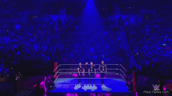 WWE_Monday_Night_RAW_2022_10_10_1080p_HDTV_x264-Star_1543.jpg