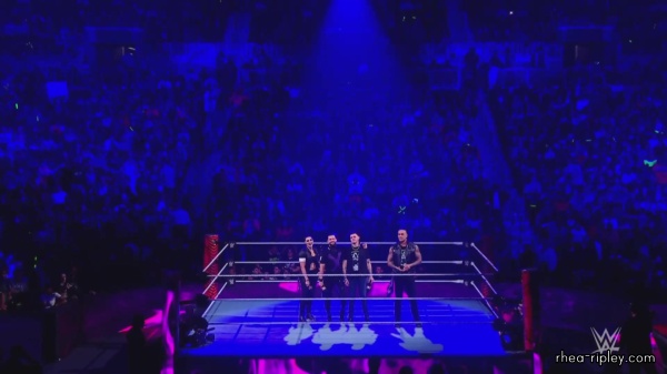 WWE_Monday_Night_RAW_2022_10_10_1080p_HDTV_x264-Star_1546.jpg