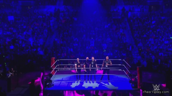WWE_Monday_Night_RAW_2022_10_10_1080p_HDTV_x264-Star_1549.jpg
