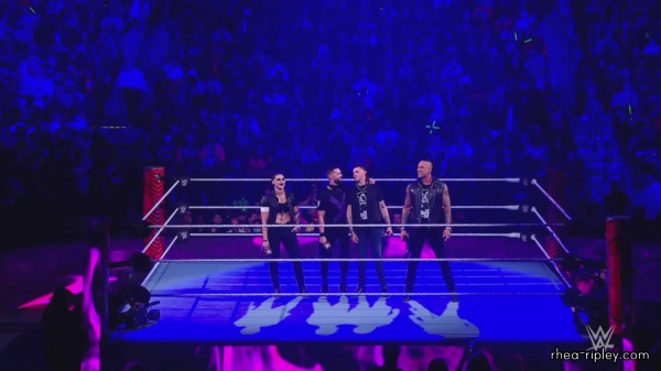 WWE_Monday_Night_RAW_2022_10_10_1080p_HDTV_x264-Star_1564.jpg