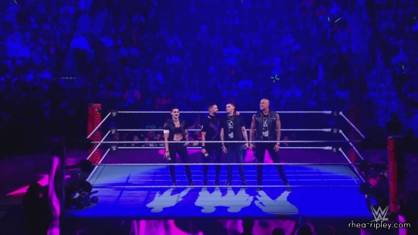 WWE_Monday_Night_RAW_2022_10_10_1080p_HDTV_x264-Star_1565.jpg