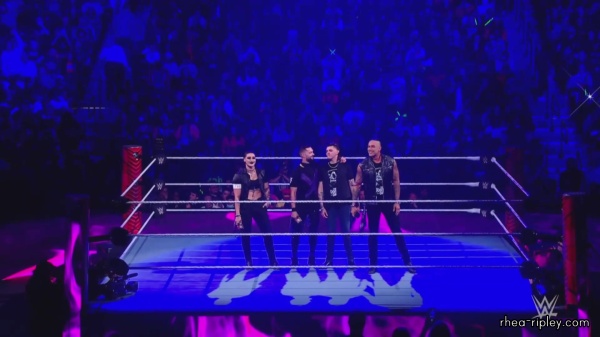 WWE_Monday_Night_RAW_2022_10_10_1080p_HDTV_x264-Star_1566.jpg