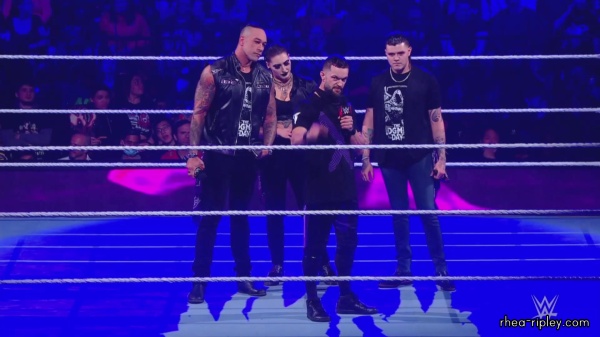 WWE_Monday_Night_RAW_2022_10_10_1080p_HDTV_x264-Star_2945.jpg