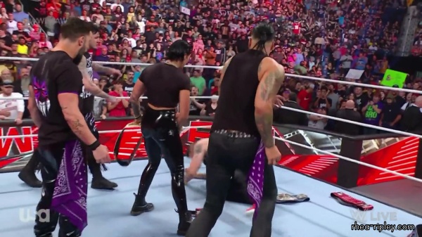 WWE_Monday_Night_RAW_2023_05_15_1080p_WEB_h264-STAR_735.jpg