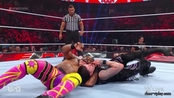WWE_Monday_Night_RAW_2023_05_15_1080p_WEB_h264-STAR_part_3_1443.jpg
