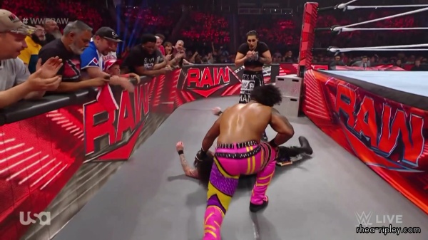 WWE_Monday_Night_RAW_2023_05_15_1080p_WEB_h264-STAR_part_3_1721.jpg