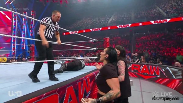 WWE_Monday_Night_RAW_2023_05_15_1080p_WEB_h264-STAR_part_4_0825.jpg