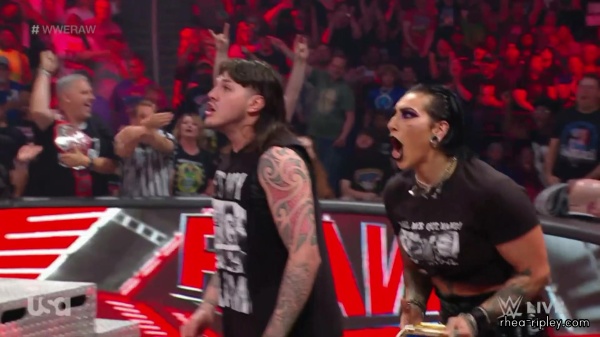 WWE_Monday_Night_RAW_2023_05_15_1080p_WEB_h264-STAR_part_4_0838.jpg