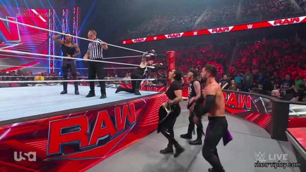 WWE_Monday_Night_RAW_2023_05_15_1080p_WEB_h264-STAR_part_4_0848.jpg