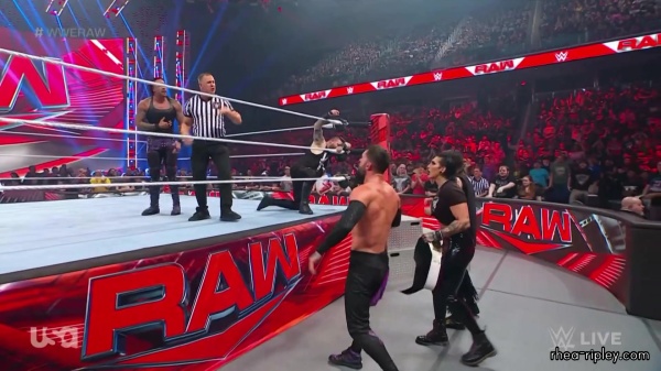 WWE_Monday_Night_RAW_2023_05_15_1080p_WEB_h264-STAR_part_4_0854.jpg
