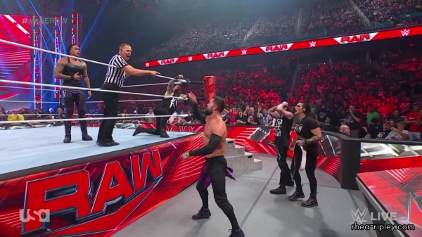WWE_Monday_Night_RAW_2023_05_15_1080p_WEB_h264-STAR_part_4_0859.jpg