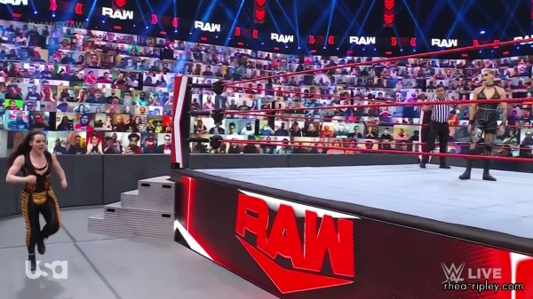 WWE_Monday_Night_Raw_2021_05_24_720p_HDTV_x264-NWCHD_1253.jpg