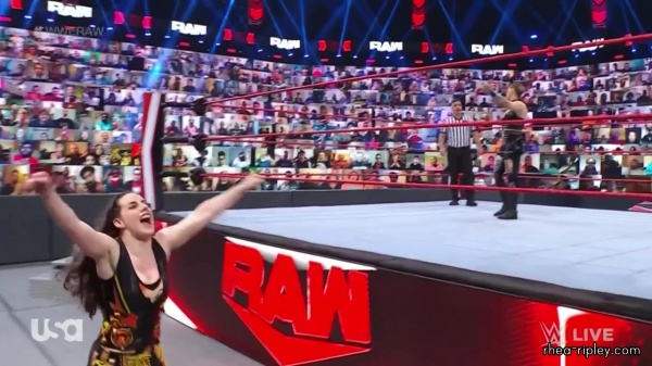 WWE_Monday_Night_Raw_2021_05_24_720p_HDTV_x264-NWCHD_1257.jpg