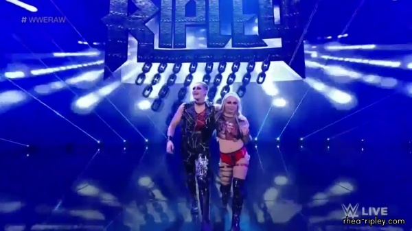 WWE_Monday_Night_Raw_2022_04_18_720p_HDTV_x264-NWCHD_0135.jpg