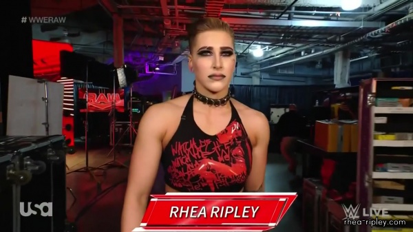 WWE_Monday_Night_Raw_2022_04_18_720p_HDTV_x264-NWCHD_2026.jpg