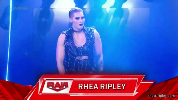 WWE_Monday_Night_Raw_2022_05_02_720p_HDTV_x264-NWCHD_0116.jpg