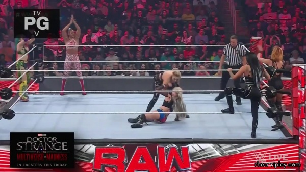 WWE_Monday_Night_Raw_2022_05_02_720p_HDTV_x264-NWCHD_1677.jpg