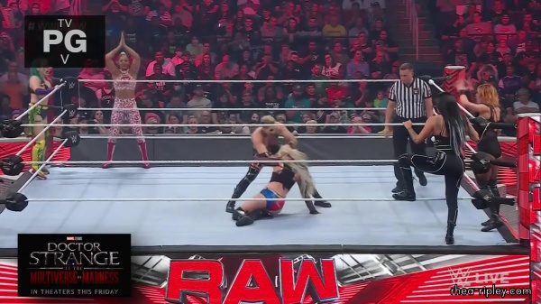 WWE_Monday_Night_Raw_2022_05_02_720p_HDTV_x264-NWCHD_1679.jpg