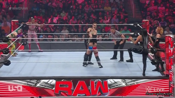 WWE_Monday_Night_Raw_2022_05_02_720p_HDTV_x264-NWCHD_1739.jpg
