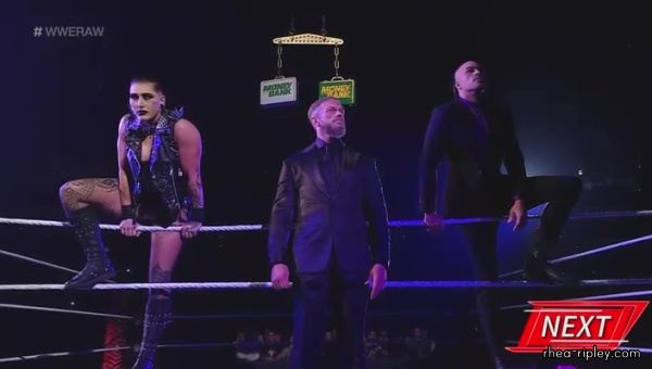 WWE_Monday_Night_Raw_2022_06_06_HDTV_x264-NWCHD_28229_0401.jpg