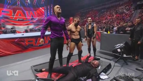 WWE_Monday_Night_Raw_2022_06_06_HDTV_x264-NWCHD_28229_2088.jpg