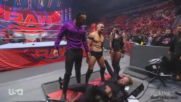 WWE_Monday_Night_Raw_2022_06_06_HDTV_x264-NWCHD_28229_2109.jpg