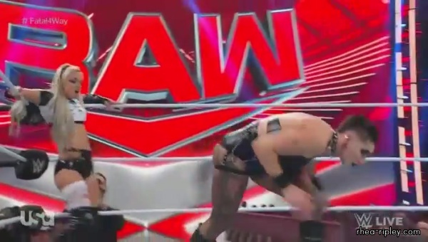 WWE_Monday_Night_Raw_2022_06_06_HDTV_x264-NWCHD_28329_1579.jpg