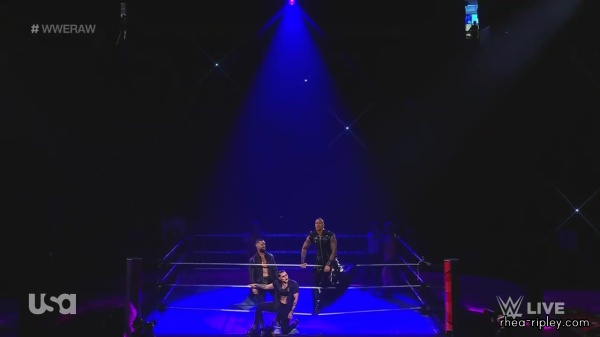WWE_Monday_Night_Raw_2022_08_29_720p_HDTV_x264-NWCHD_0361.jpg