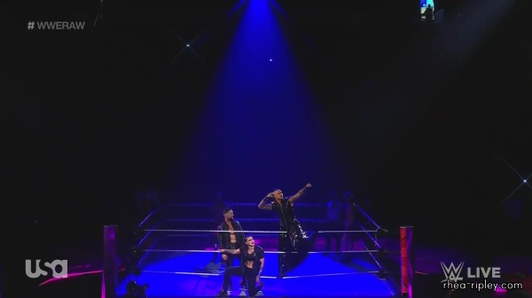 WWE_Monday_Night_Raw_2022_08_29_720p_HDTV_x264-NWCHD_0368.jpg