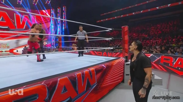 WWE_Monday_Night_Raw_2022_08_29_720p_HDTV_x264-NWCHD_0594.jpg