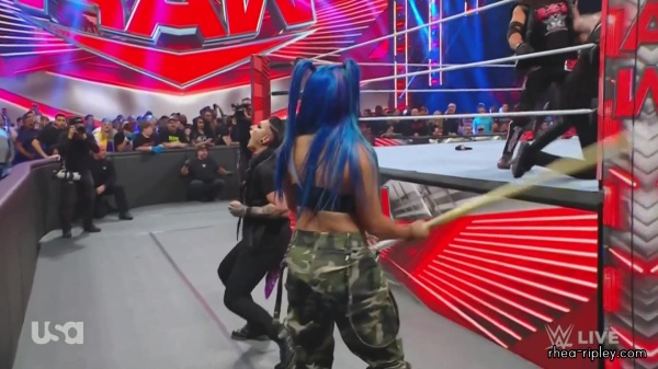 WWE_Monday_Night_Raw_2022_11_07_1080p_HDTV_x264-NWCHD_1004.jpg