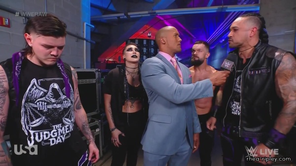 WWE_Monday_Night_Raw_2022_11_07_1080p_HDTV_x264-NWCHD_part_2_198.jpg