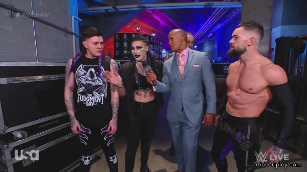 WWE_Monday_Night_Raw_2022_11_07_1080p_HDTV_x264-NWCHD_part_2_225.jpg