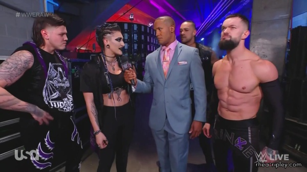 WWE_Monday_Night_Raw_2022_11_07_1080p_HDTV_x264-NWCHD_part_2_257.jpg