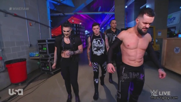 WWE_Monday_Night_Raw_2022_11_07_1080p_HDTV_x264-NWCHD_part_2_286.jpg