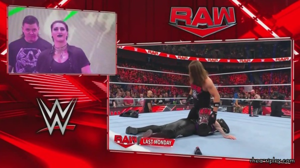 WWE_Monday_Night_Raw_2022_11_14_1080p_HDTV_x264-NWCHD_148.jpg