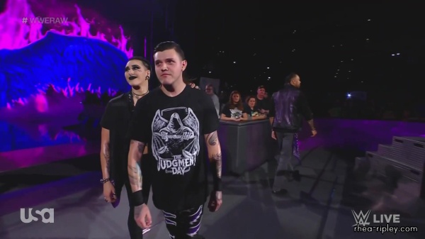 WWE_Monday_Night_Raw_2022_11_14_1080p_HDTV_x264-NWCHD_part_2_0249.jpg