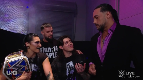 WWE_Monday_Night_Raw_2023_04_17_1080p_HDTV_x264-NWCHD_part_2_134.jpg