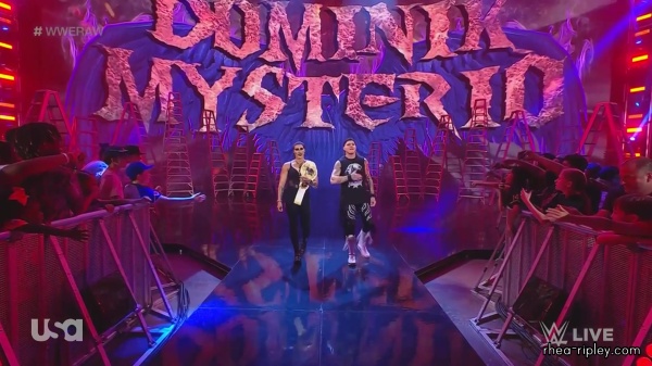 WWE_Monday_Night_Raw_2023_06_26_1080p_HDTV_x264-NWCHD_part_3_0130.jpg