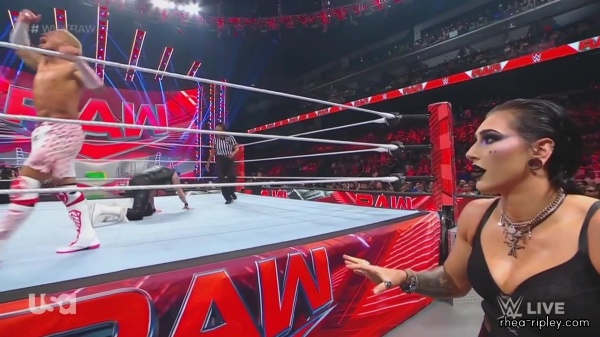 WWE_Monday_Night_Raw_2023_06_26_1080p_HDTV_x264-NWCHD_part_3_0731.jpg