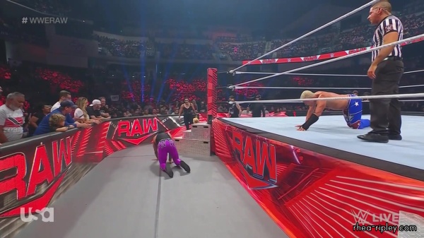 WWE_Monday_Night_Raw_2023_06_26_1080p_HDTV_x264-NWCHD_part_5_0999.jpg
